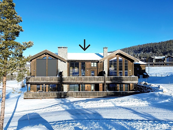 Eiendomsmegler 1 Fjellmegleren har gleden av å presentere denne moderne leiligheten beliggende i Natten på Nesfjellet