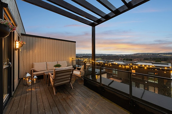 Nitteberglia 14 - et lekkert og oppgradert enderekkehus presentert av Line B. Lundevik i DNB Eiendom.