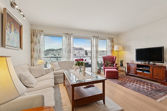 DNB Eiendom v/Maria Stokkan ønsker velkommen til Selsbakklia 15!