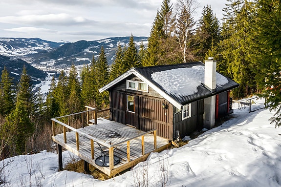 Velkommen til Uthallvegen 155 og "Kleiva"!