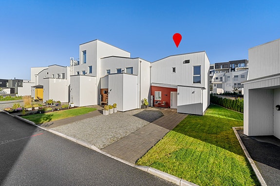 EiendomsMegler 1 v/Sindre Kjøll Kristensen presenterer Porsatunet 11!