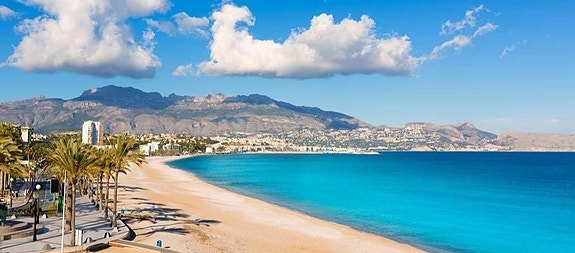 Eksklusivt villaprosjekt med privat basseng | 4 soverom og 3 bad | Nær strand og sentrum