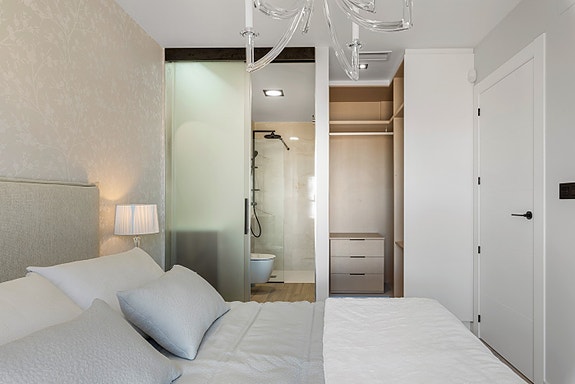 Få ledig! Penthouse-leilighet med 3 soverom | Takterrasse på 70 m2 | Kort vei til strand | Nydelige fellesområder