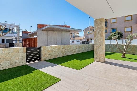 Få ledig! Penthouse-leilighet med 3 soverom | Takterrasse på 70 m2 | Kort vei til strand | Nydelige fellesområder