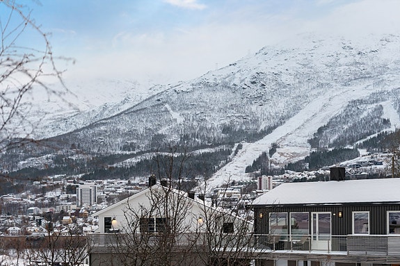 Det er også utsikt mot Narvikfjellet