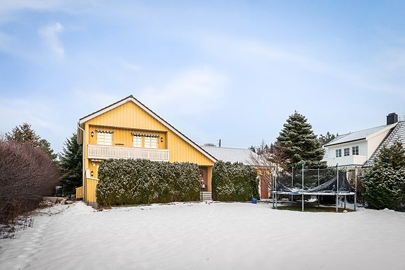 Velkommen til Skorhaugstubben 24 - en flott enebolig med stor hage