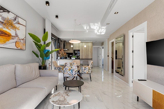 Få ledig! Penthouse-leilighet med 2 soverom | Takterrasse på 63 m2 | Kort vei til strand | Nydelige fellesområder