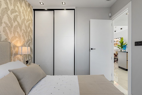 Få ledig! Penthouse-leilighet med 2 soverom | Takterrasse på 63 m2 | Kort vei til strand | Nydelige fellesområder