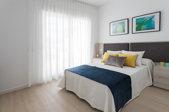 Nøkkelferdig! Rekkehus med 3 soverom | Stor terrasse og takterrasse | Hage og privat basseng