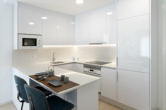 Nøkkelferdig! Rekkehus med 3 soverom | Stor terrasse og takterrasse | Hage og privat basseng