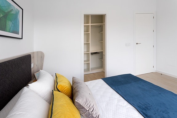 Nøkkelferdig! Rekkehus med 3 soverom | Stor terrasse og takterrasse | Hage og privat basseng