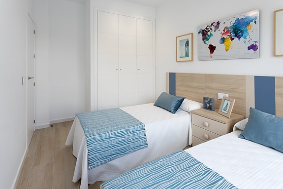 Nøkkelferdig! Rekkehus med 3 soverom | Stor terrasse og takterrasse | Hage og privat basseng