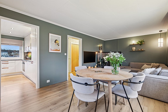 EiendomsMegler1 v/Karen Heggset Monge har gleden av å presentere Mellomveien 5. Foto EFKT (Vilde Dahl)