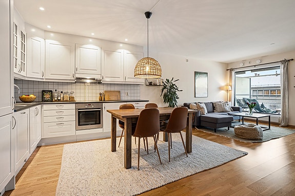 Karl-Magnus Svenøy v/DNB Eiendom har gleden av å presentere Brekkeveien 3A!