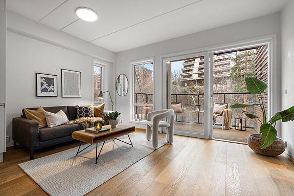 Velkommen til Silurveien 8A! En moderne, lys og innbydende 2-roms selveier i 6. etg med heis og balkong.