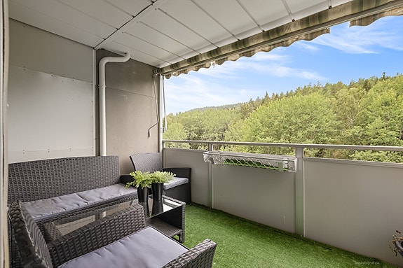 Balkong slik den var i sommer (møblert)