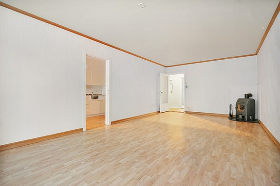 Vedfyring gir lun og god varme på kalde dager.