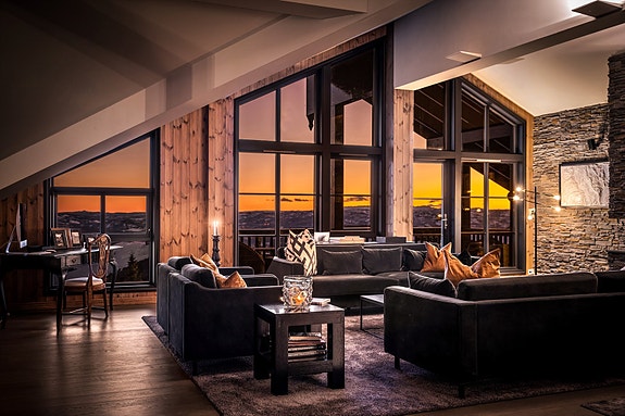 Velkommen til denne lekre leiligheten på Norefjelltunet 153, presentert av Bendik Blumenthal!