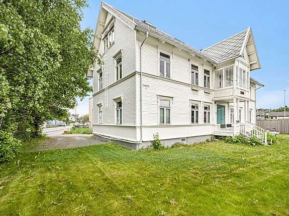 Velkommen til Valøyvegen 1A, presentert av Johannes Tømmerås!