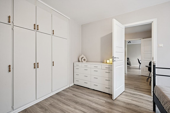 Romslig soverom med god garderobeplass