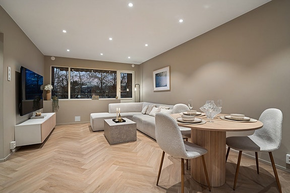 DNB Eiendom v/Kenny Tran har gleden av å presentere denne fantastiske 3(4)-romsleiligheten med høy standard.