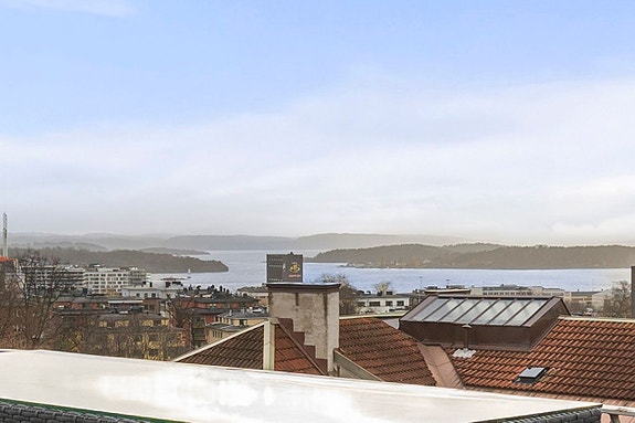 Takterrasse med flott utsikt over Oslofjorden