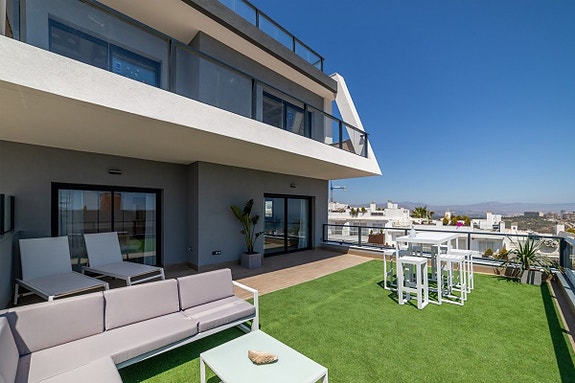 Nyere leilighet nær El Carabassí | 3 soverom og romslig terrasse - Felles basseng og parkering