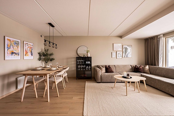 Emera eiendomsmegling v/Gina Granli (tlf. 99274052) har gleden av å presentere Hattemakerlia 90! Foto: Frode Børud