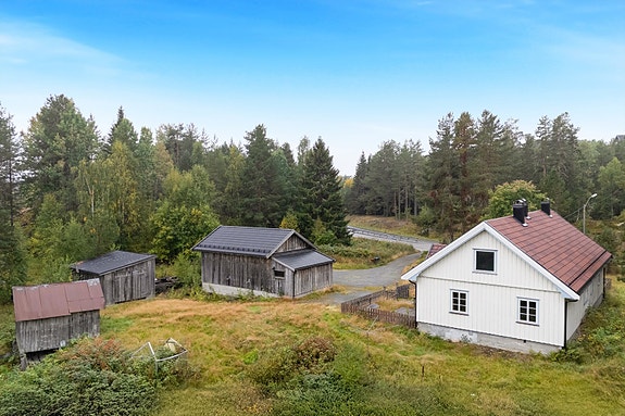 Velkommen til Lurdalsveien 136. Området rundt Steneplassen er avsatt til boligutbygging i gjeldende kommuneplan.