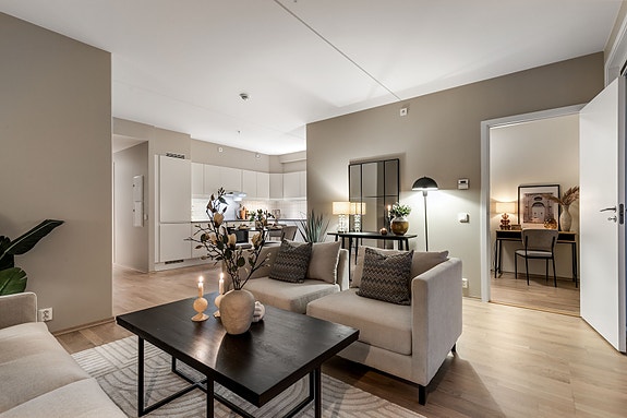 Velkommen til Trondheimsvegen - Jessheim 102C! Innbydende og moderne 4-roms selveierleilighet med sentral og attraktiv beliggenhet i sentrum av Jessheim