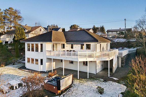 DNB Eiendom v/Kristoffer Henriksen har gleden av å presentere Totlandsvegen 79!