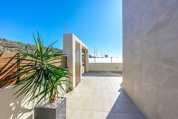 En megler med gode referanser -  SPANIA1.no