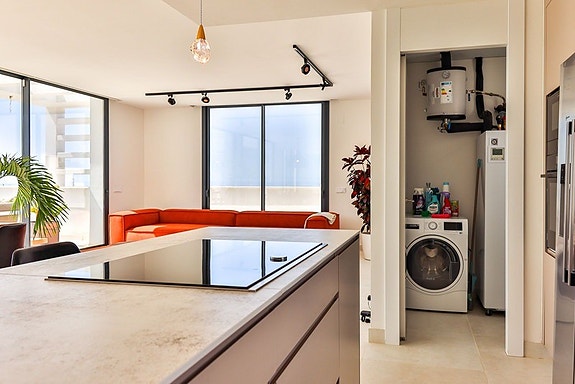 Penthouse med panoramautsikt mot havet | Privat basseng, stor takterrasse og 3 soverom