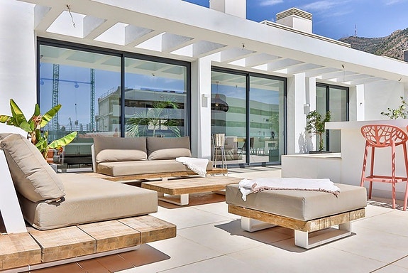 Penthouse med panoramautsikt mot havet | Privat basseng, stor takterrasse og 3 soverom