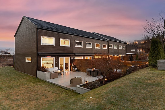 Velkommen til Sokkafaret 5, presentert av Håkon Espeseth i Nordvik Asker.
FOTO: Eiendomsfoto AS.