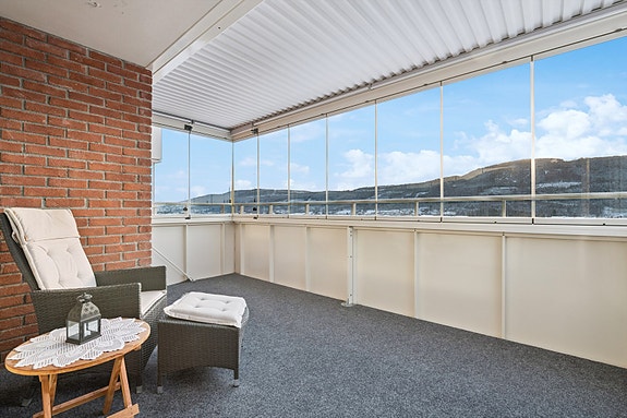 Innglasset solrik balkong