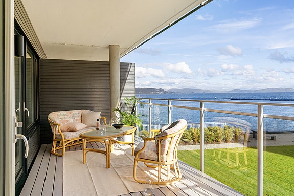 Mobergsbakken 12 presentert av EIE eiendomsmegling ved Simon Aasen (Foto: Alexander Vie)