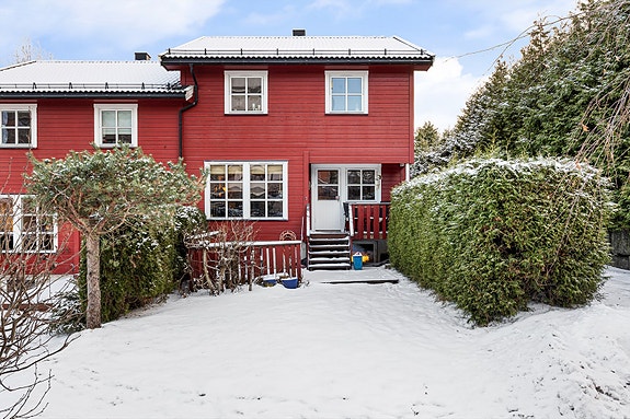 Velkommen til Røahagan 1 E, et familievennlig enderekkehus med hage, hybel og garasje - Barnevennlig beliggenhet i blindvei -Fotograf Wlodek Koscielniak