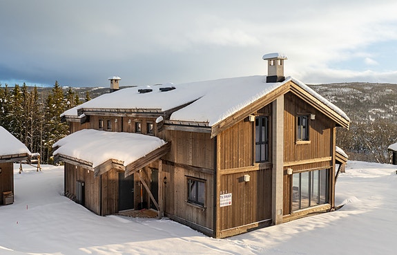 Velkommen til Øyovegen 82 A - halvpart av en tomannshytte (Foto: Pål Harald Uthus)