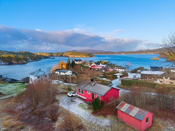 Nordre Hauglandsvegen 142 presentert av Dag Erik Fotland. EiendomsMegler 1 Askøy.