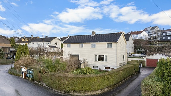 Velkommen i Valkyriegata 3A, presentert av eiendomsmegler Rami Herz. Foto: Mari Staveland.