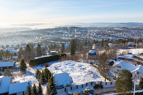 Eiet tomt på brutto ca. 2 456,90 m²