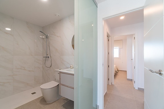 Ny Fase! Lekker leilighet med 4 soverom og 3 bad | Stor terrasse og nydelige fellesarealer | Kun 400 m fra sjøen