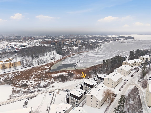 Velkommen til Oksenøyveien 39C, presentert av eiendomsmegler Edvard Chapsang v/EIE eiendomsmegling avdeling Sandvika!
Foto: Luxe AS (Anders Kjøndal)