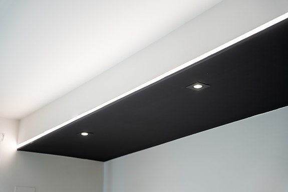 Kun 3 igjen! Villa med stor underetasje - 5 soverom og privat basseng - Attraktiv beliggenhet - Møblert!