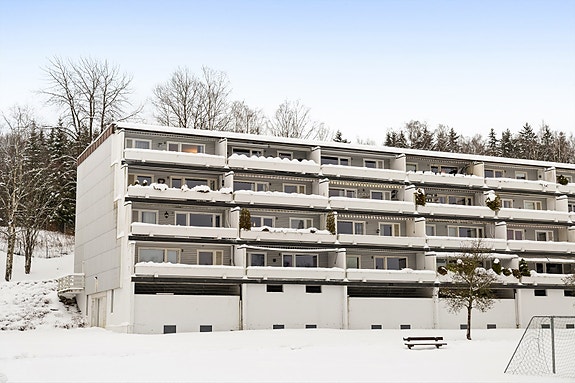Anette Strøm og Madelene Hidalgo Nilsen presenterer Sollia 24! Foto: Creative Foto