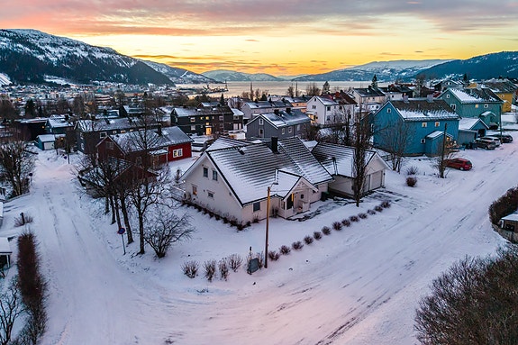EIE eiendomsmegling har gleden av å presentere Johan Nygaardsvolds gate 32 - En romslig familiebolig i byens kanskje mest etterspurte boligområde. Foto: Kathinka Herbst v/ Vaajmoe AS