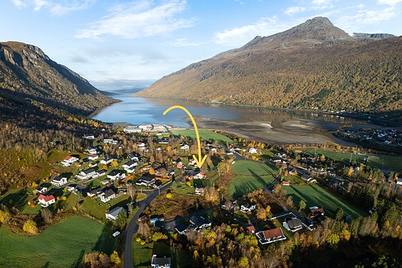 Beisfjord byr på et vakkert landskap med kort vei til både sjø, fjell og turterreng - her får du det beste av nordnorsk natur