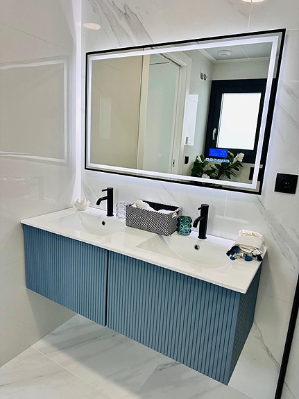 Nøkkelferdig villa med 3 soverom, privat basseng og solrik takterrasse - Parkering på tomt