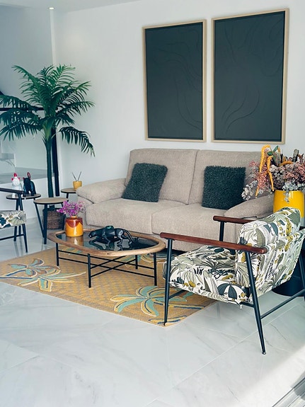 Nøkkelferdig villa med privat basseng og solrik takterrasse - 3 soverom og 3 bad - Parkering på tomt